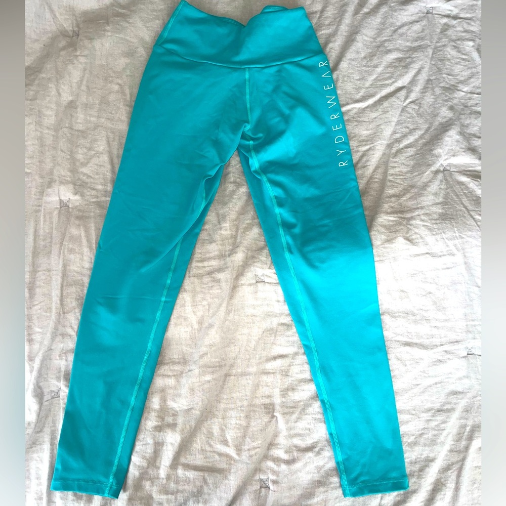 Ryderwear scrunch bum leggings. Full length.  Sz Small.Gym leggings for workout
